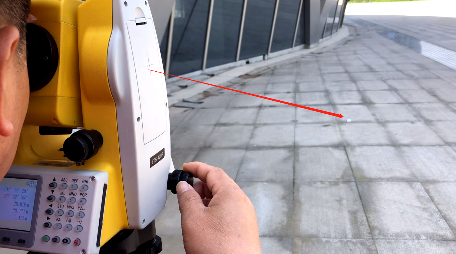 全站仪视准轴与激光束方向同轴性的检验与校正！